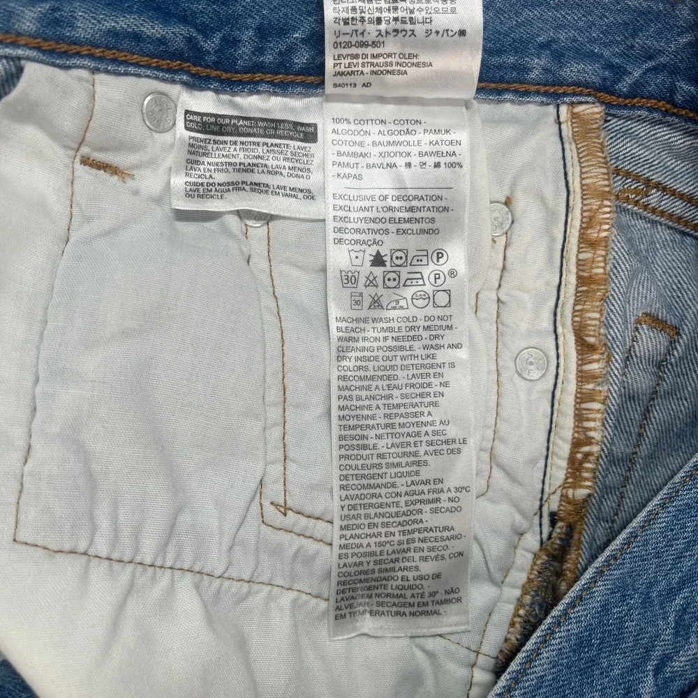 Levi's Premium‎ 501 Long Shorts Women's 26 NWT Blue Distressed Raw Hem Mid Rise